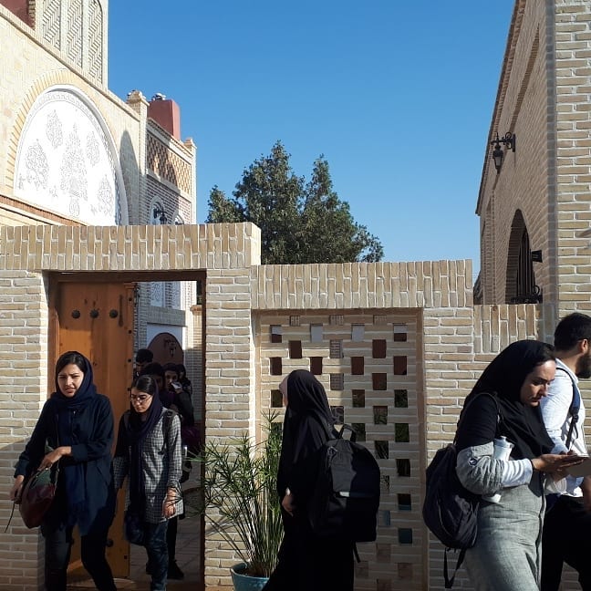 حضور دانشجویان رشته معماری دانشگاه هنر تهران با… — تصویر ۳