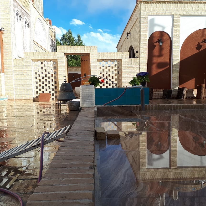 اقامتگاه و گلابگیری دیاوا دقایقی پس از بارش رحم… — تصویر ۲