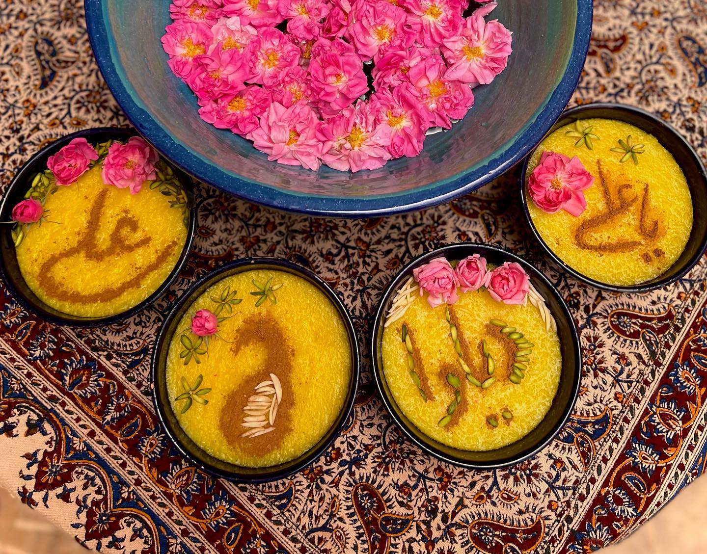 🙏🏻📿 رمضان بود و شوق دیدن یار وقت توزیع نذری افط… — تصویر ۳