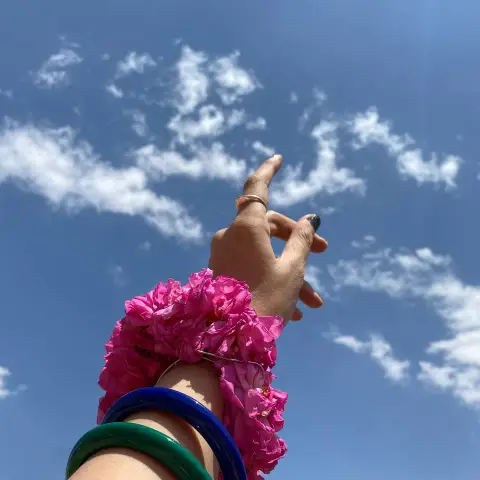 بیا آبی باش به رنگ آسمان...